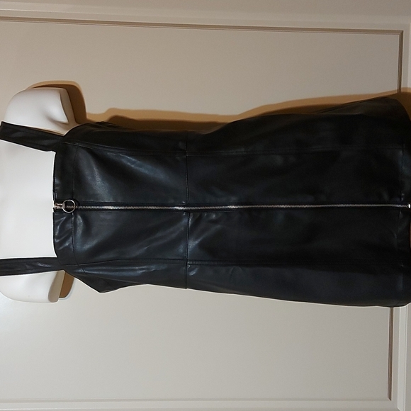 Sexy faux leather mini dress - Picture 2 of 5